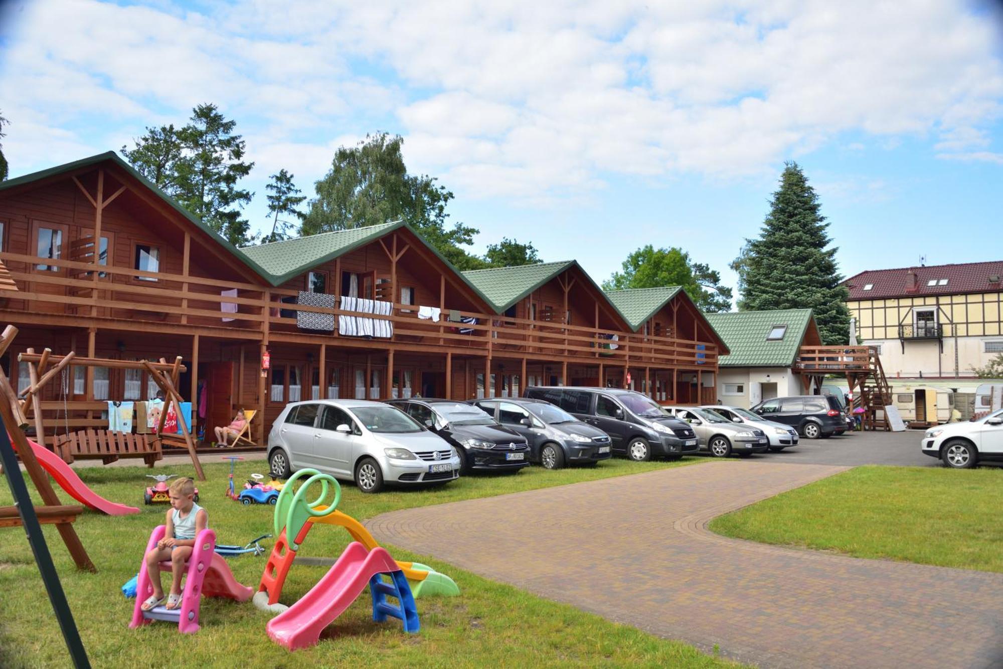 Lodge Mlodziezowy Dla Grup Eldorado Mielno Centrum, 200m Od Morza Großmöllen