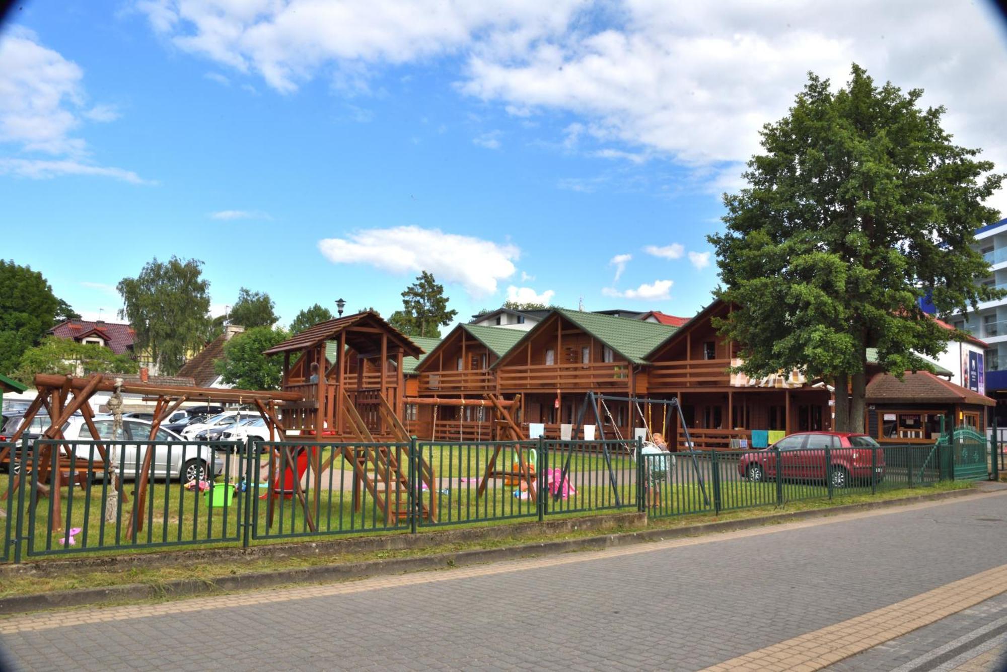 Mlodziezowy Dla Grup Eldorado Mielno Centrum, 200m Od Morza Lodge *